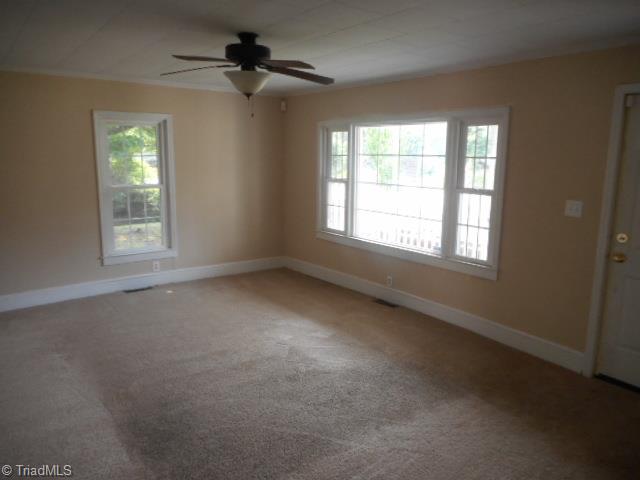 1702 Chestnut Drive High Point, NC 27262 - Photo 2 of 11 Gallery Image 2