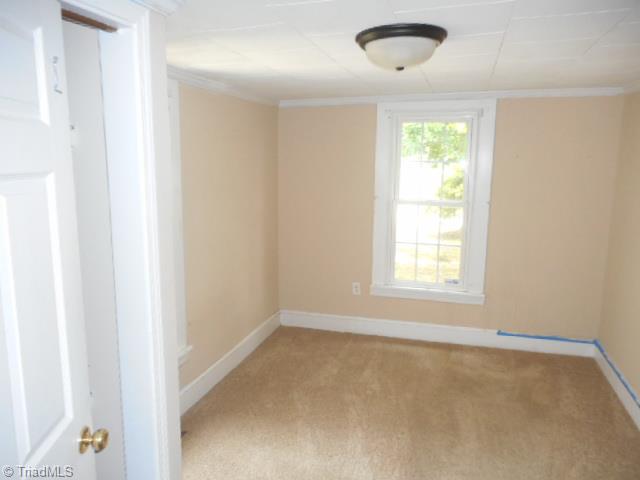 1702 Chestnut Drive High Point, NC 27262 - Photo 3 of 11 Gallery Image 3
