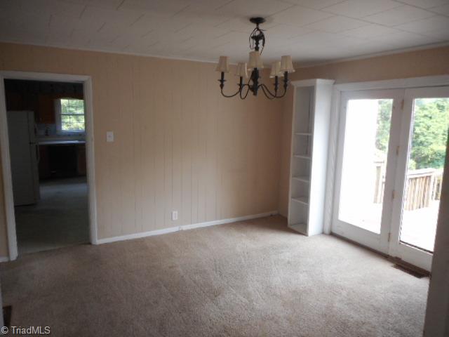 1702 Chestnut Drive High Point, NC 27262 - Photo 4 of 11 Gallery Image 4