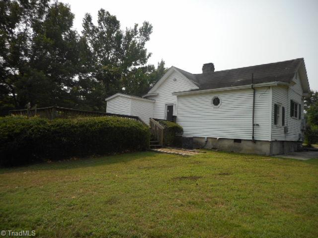 1702 Chestnut Drive High Point, NC 27262 - Photo 8 of 11 Gallery Image 8