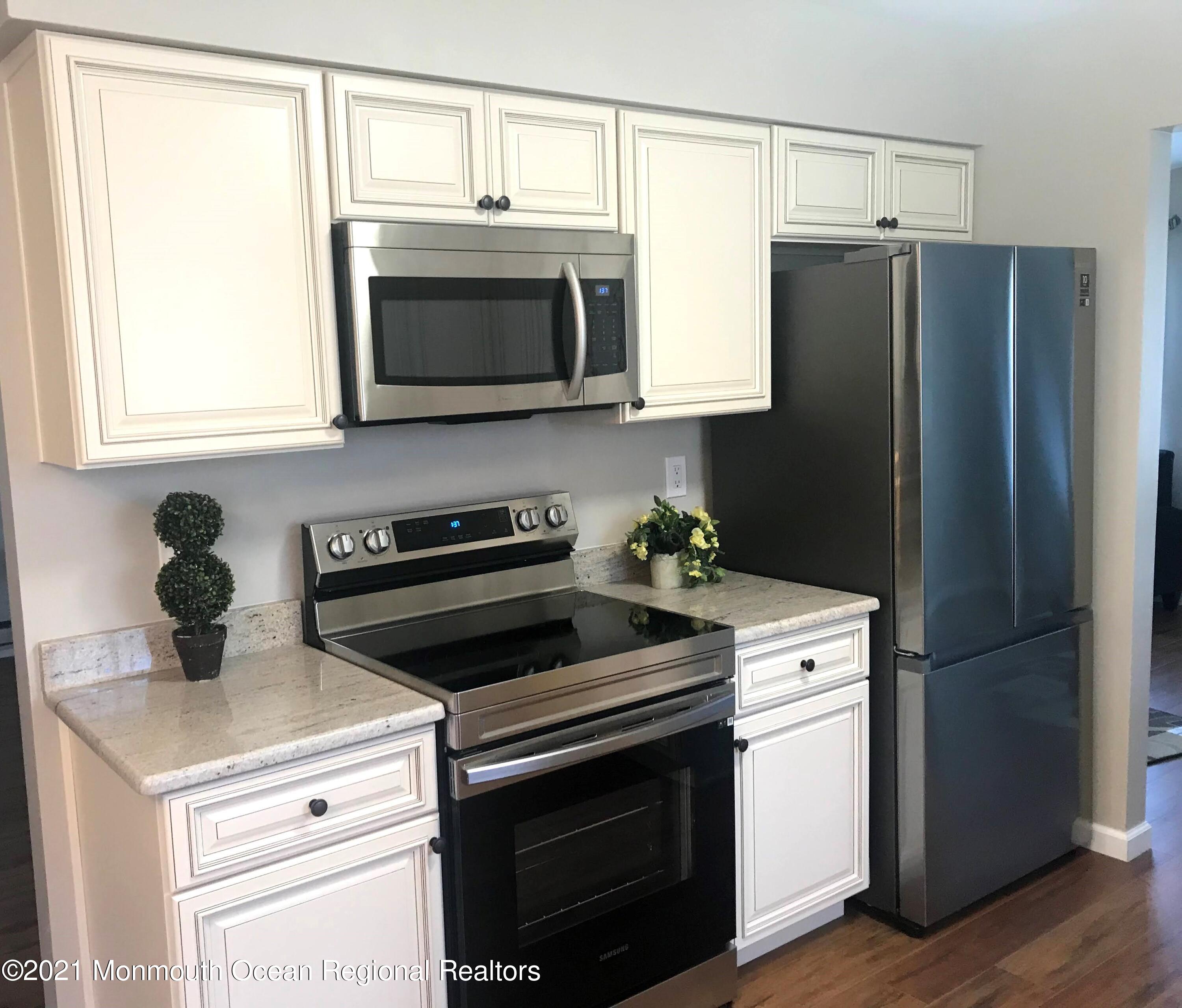 53 Meadowbrook Road Brick, NJ 08723 - Photo 3 of 20 kitchen 2
