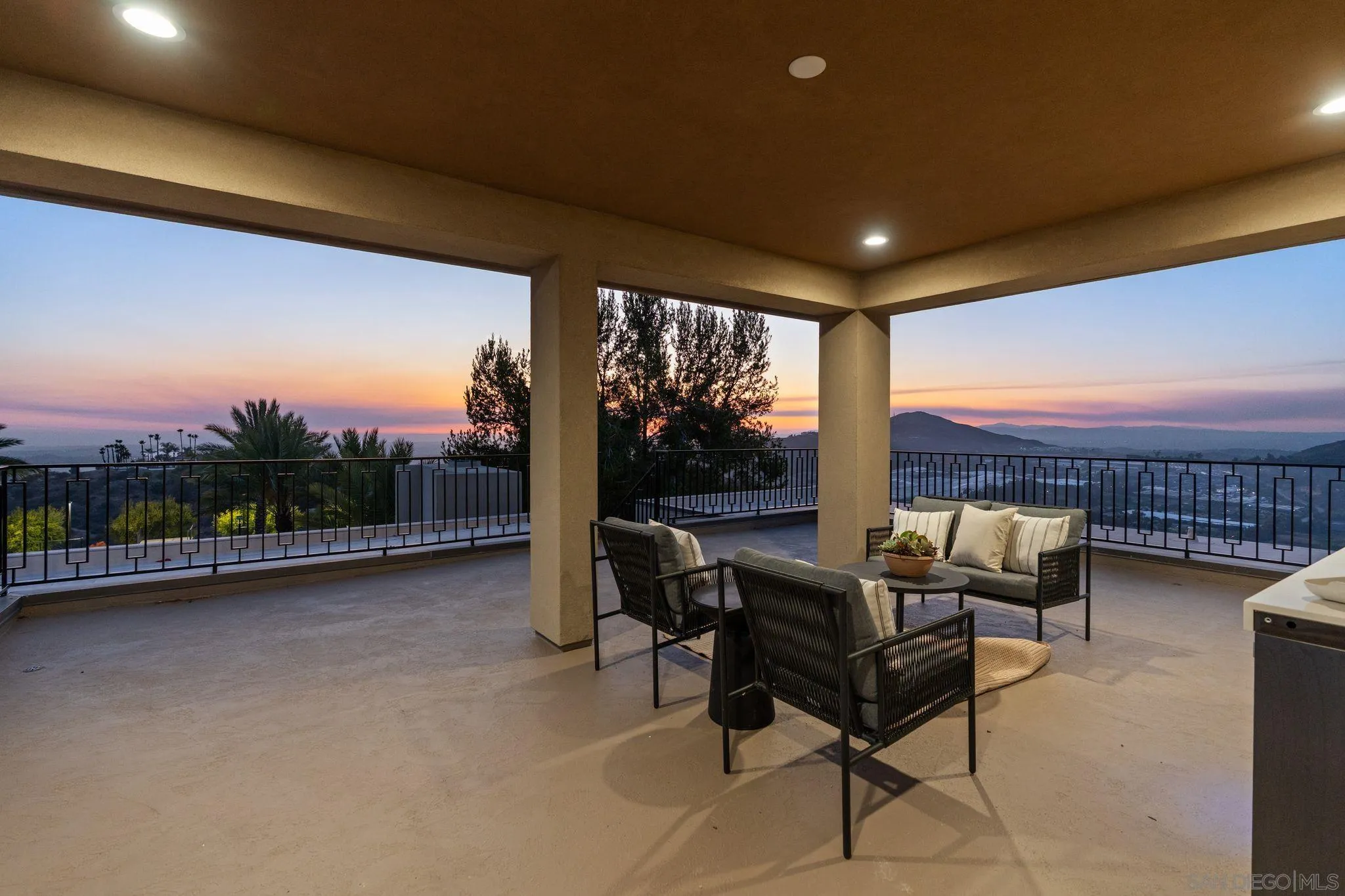 2297 Sunshine Mountain Road San Marcos, CA 92069 - Photo 12 of 73