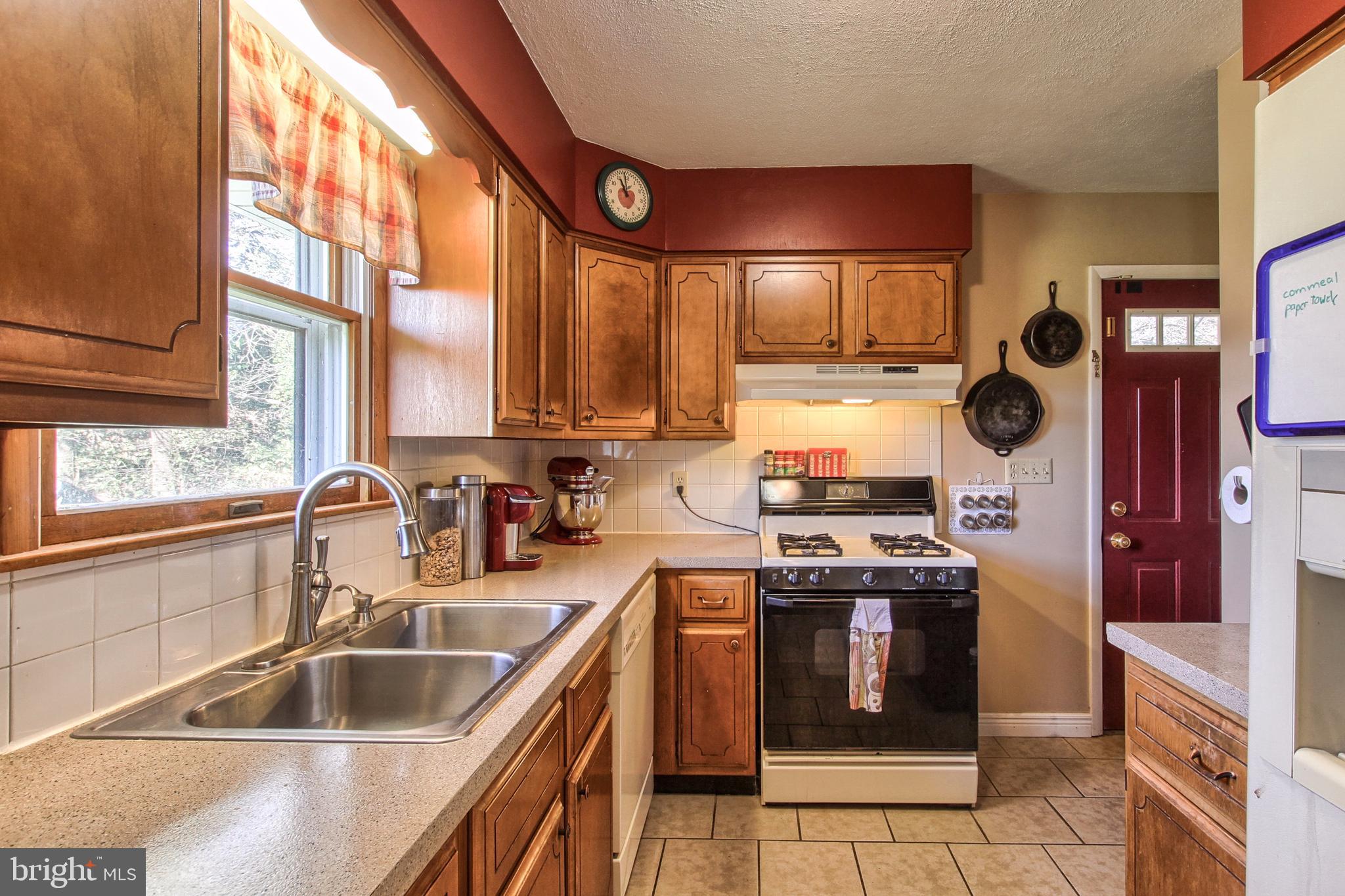 756 Burnt House Road Carlisle, PA 17015 - Photo 11 of 50 Gallery Image 11