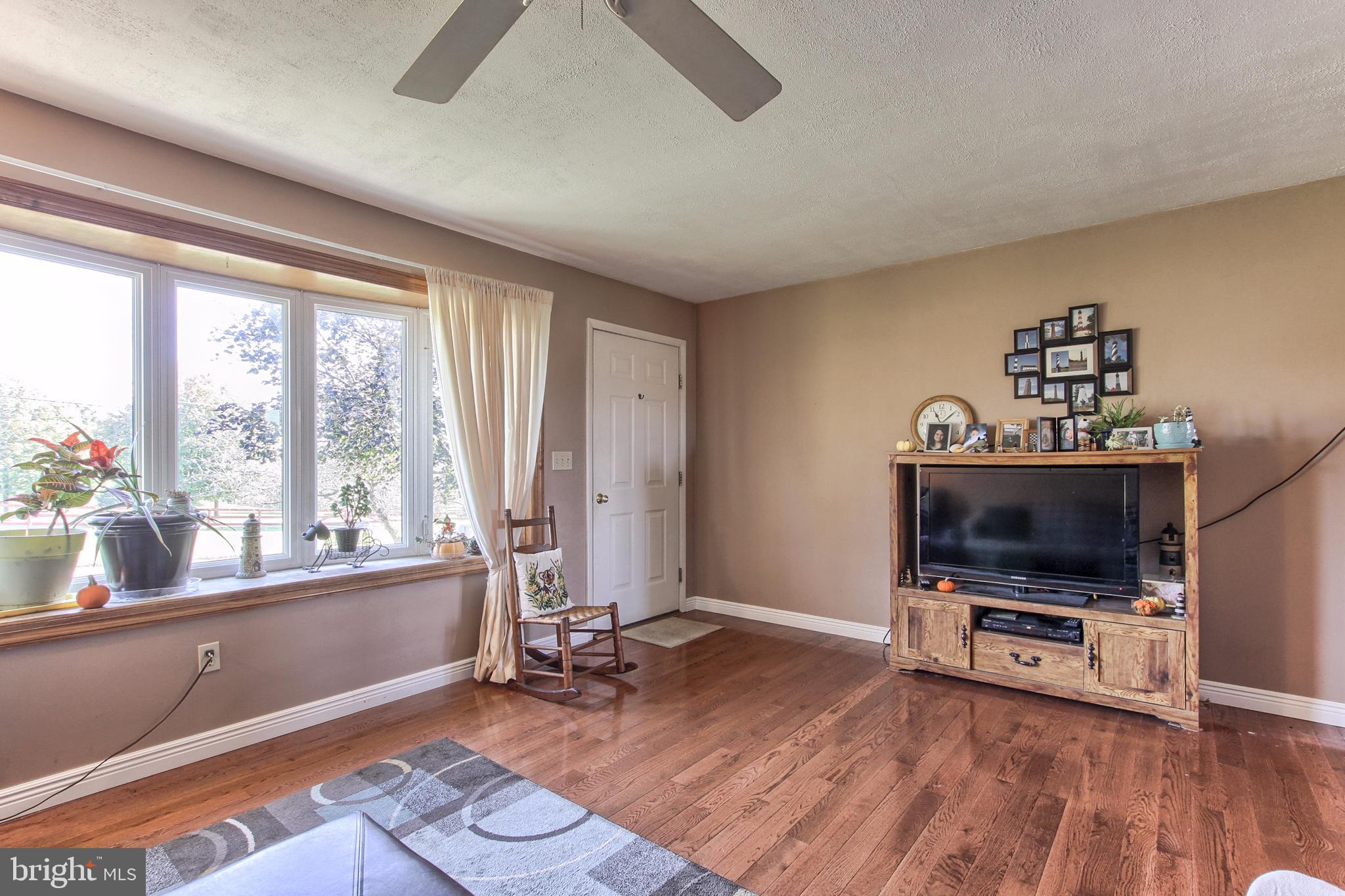 756 Burnt House Road Carlisle, PA 17015 - Photo 4 of 50 Gallery Image 4