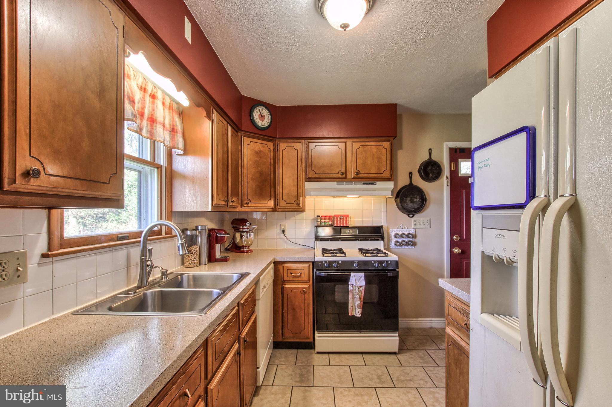 756 Burnt House Road Carlisle, PA 17015 - Photo 9 of 50 Gallery Image 9
