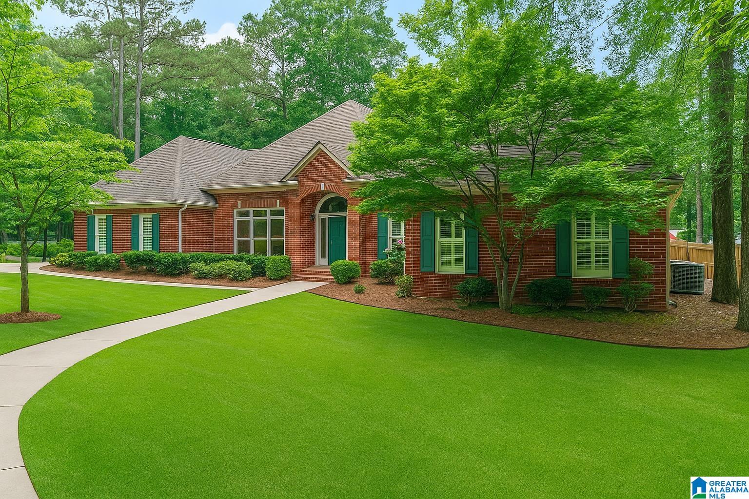 135 Weatherly Way Pelham, AL 35124 - Photo 2 of 61