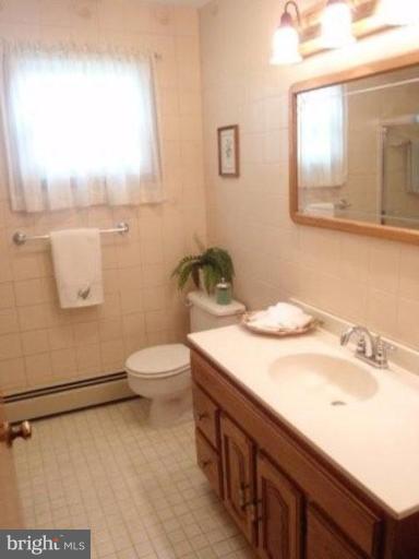 4121 Ridge Road Westminster, MD 21157 - Photo 15 of 30 Bath #1