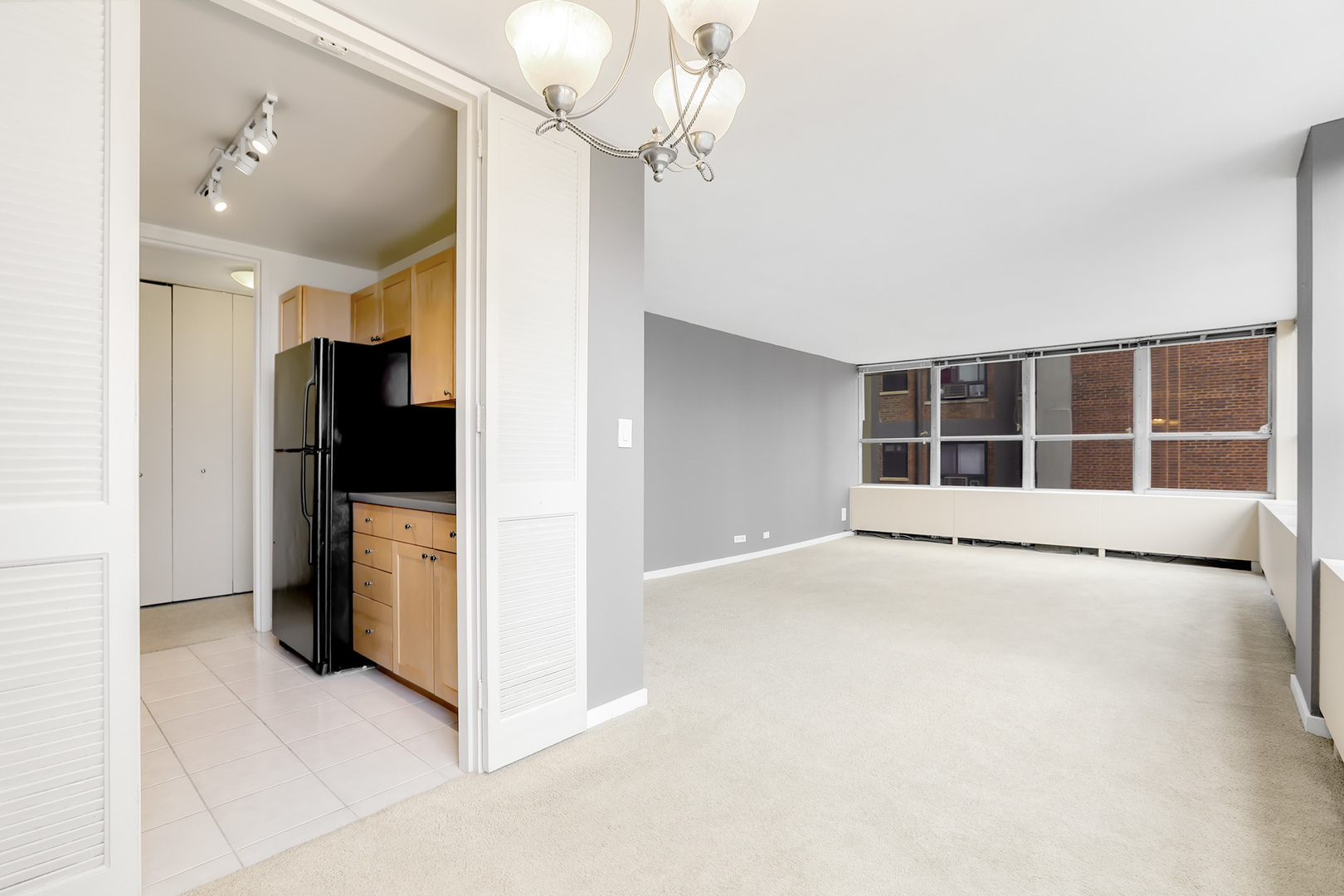 655 West Irving Park Road, Unit 317 Chicago, IL 60613 - Photo 8 of 19