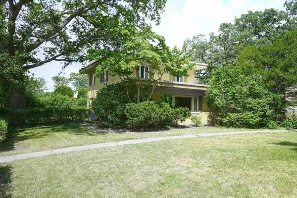 $449,000 | 2001 East Jefferson Boulevard, South Bend, IN 46617