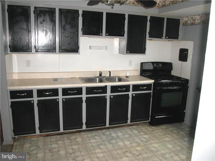 14 Walton Road Mount Holly, NJ 08060 - Photo 5 of 14 Kitchen