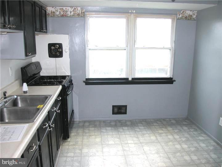 14 Walton Road Mount Holly, NJ 08060 - Photo 6 of 14 Kitchen
