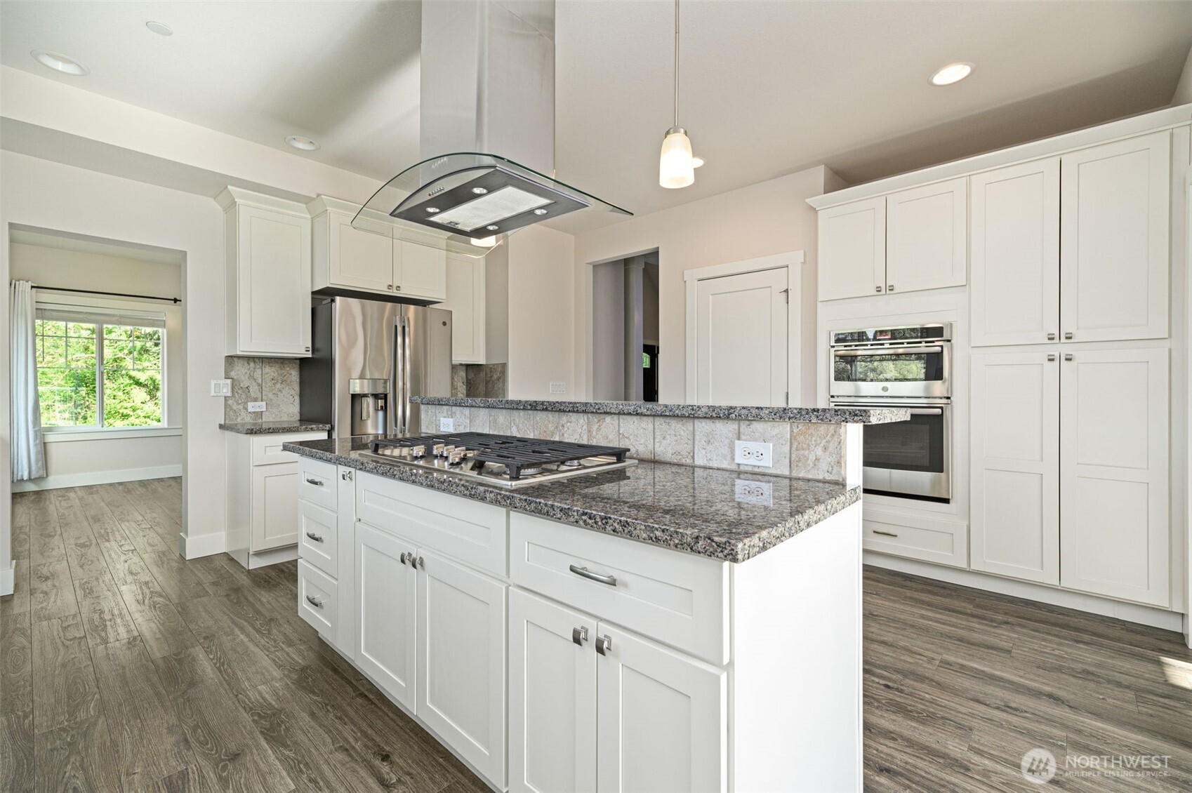 7663 South 132nd Street Seattle, WA 98178 - Photo 11 of 30