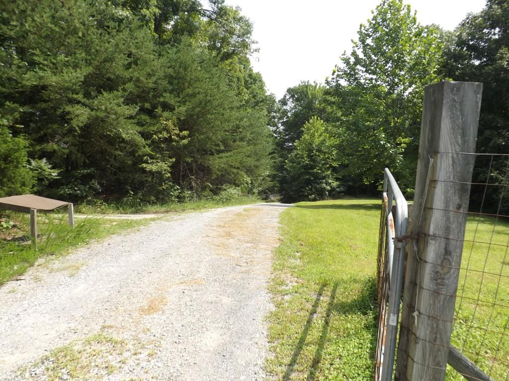 348 Ault Road Spring City, TN 37381 - Photo 26 of 37 property 2