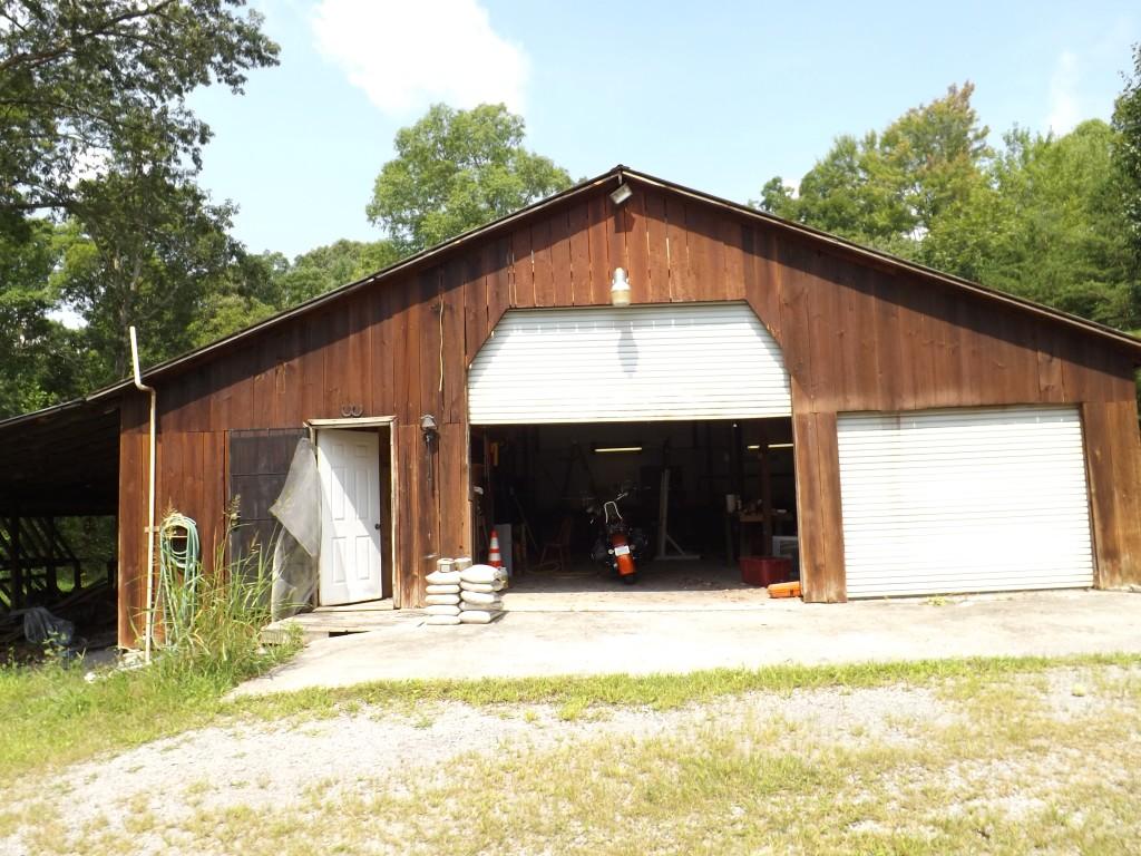 348 Ault Road Spring City, TN 37381 - Photo 4 of 37 barn