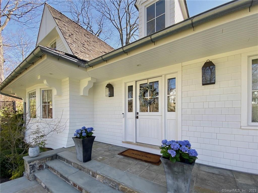 7 Whaling Road Darien, CT 06820 - Photo 2 of 34 Front Entrance