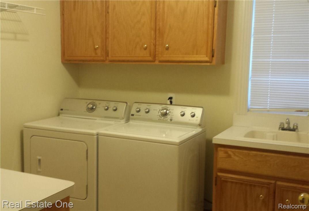 1212 Grace Avenue Rochester, MI 48309 - Photo 17 of 24 20160121_161204.jpg