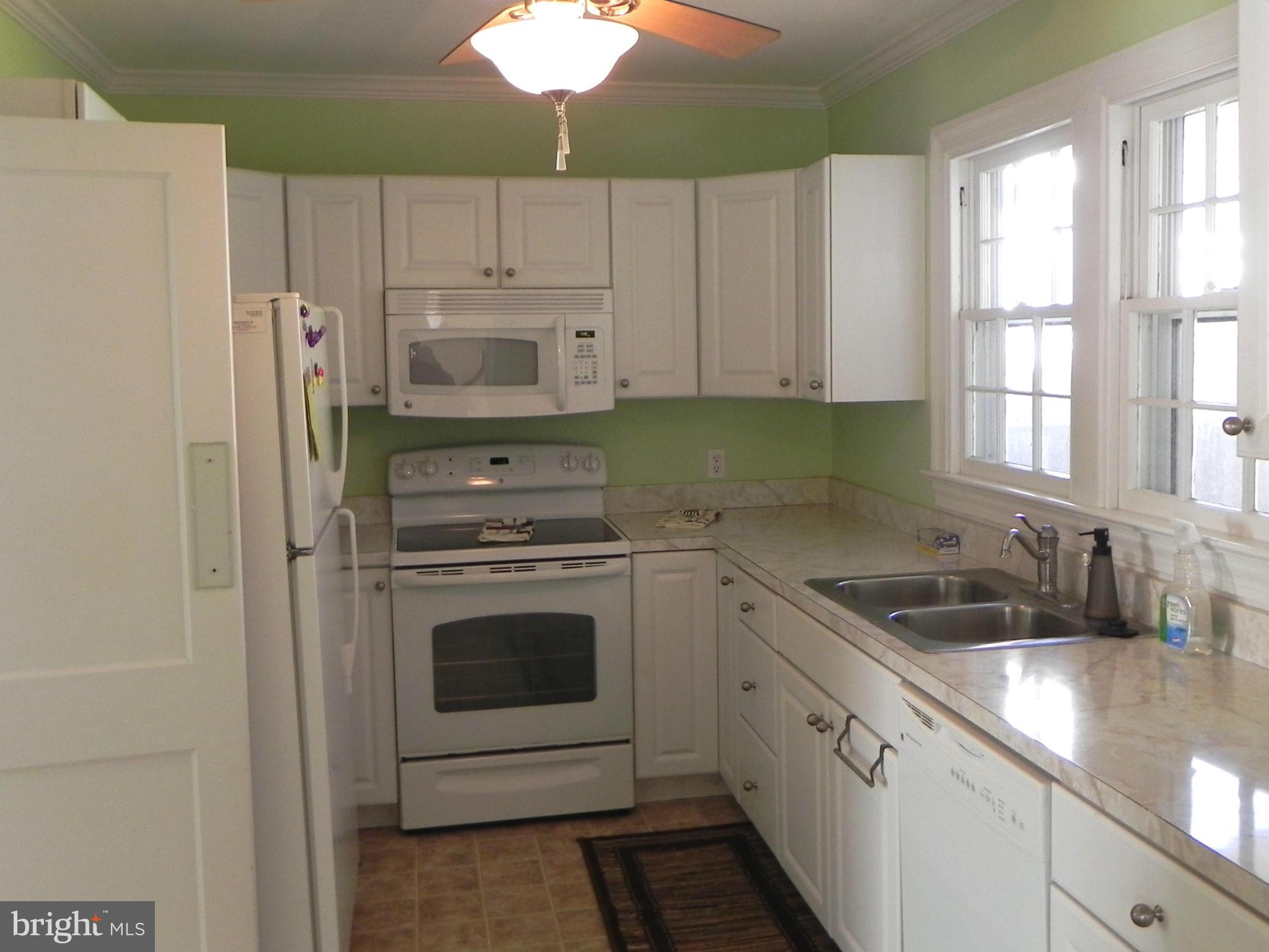 306 Bellview Avenue Winchester, VA 22601 - Photo 7 of 21 Kitchen