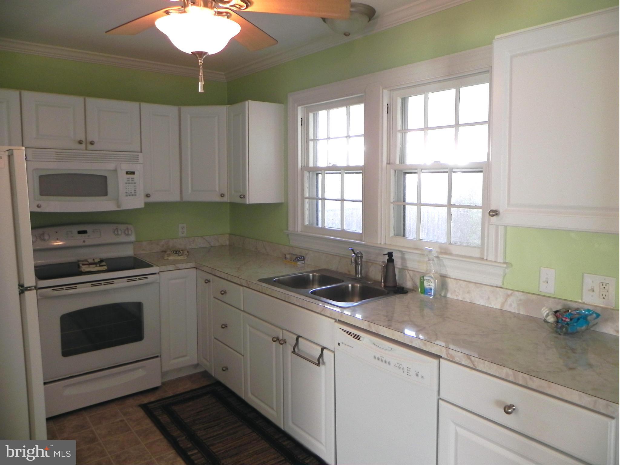 306 Bellview Avenue Winchester, VA 22601 - Photo 8 of 21 Kitchen