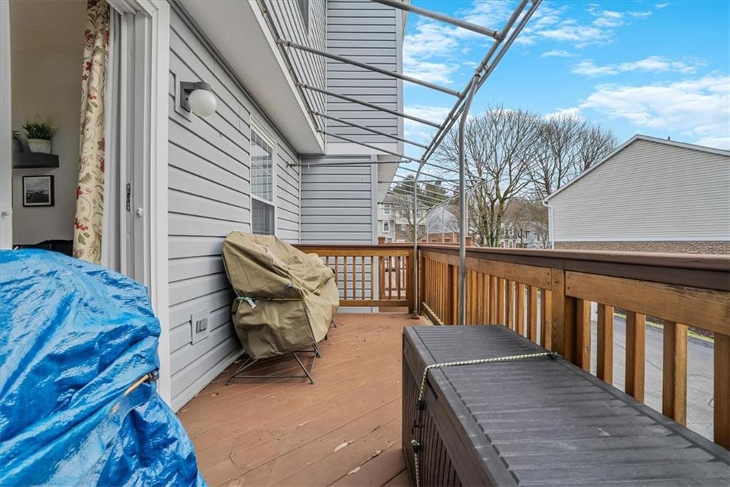 203 Green Court Pittsburgh, PA 15234 - Photo 28 of 38 a balcony with furniture