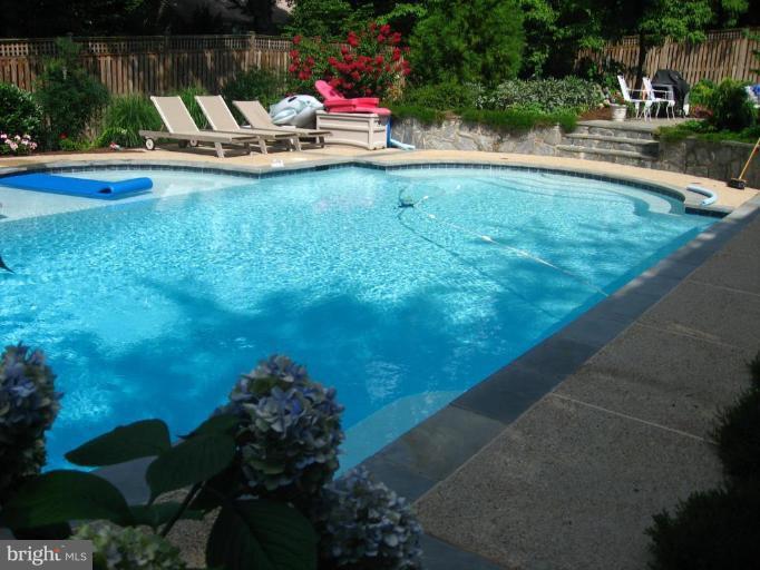 3937 Chesterbrook Road Arlington, VA 22207 - Photo 13 of 24 Exterior #2