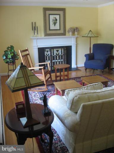 3937 Chesterbrook Road Arlington, VA 22207 - Photo 23 of 24 Living Room