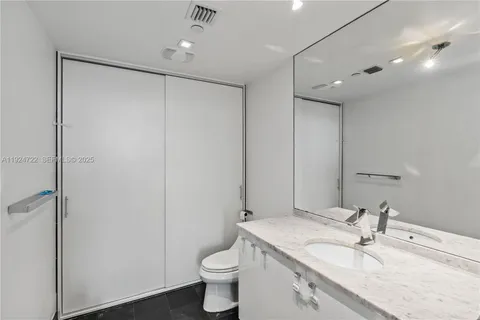 $8,250 | 900 Biscayne Boulevard, Unit 901, Miami, FL 33132