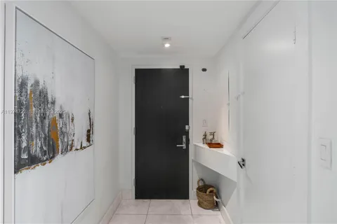 $8,250 | 900 Biscayne Boulevard, Unit 901, Miami, FL 33132