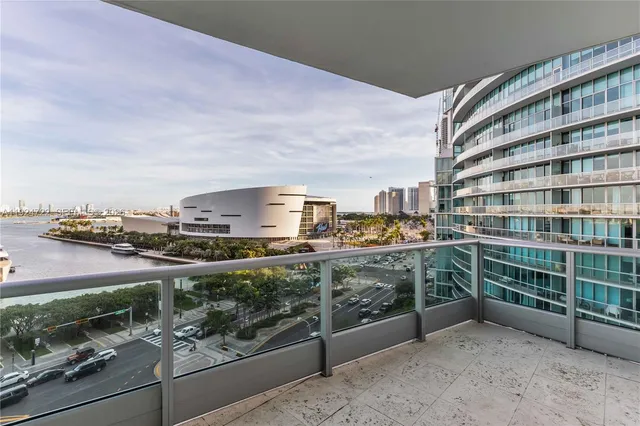 $7,750 | 900 Biscayne Boulevard, Unit 901, Miami, FL 33132