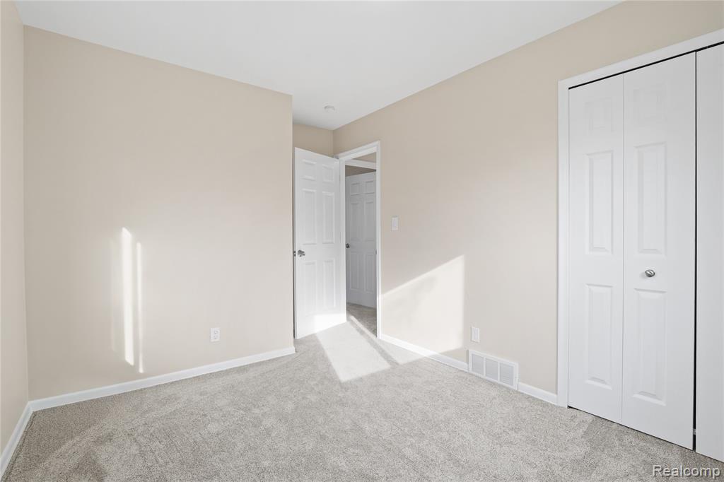 321 Terrace Drive Flushing, MI 48433 - Photo 11 of 47