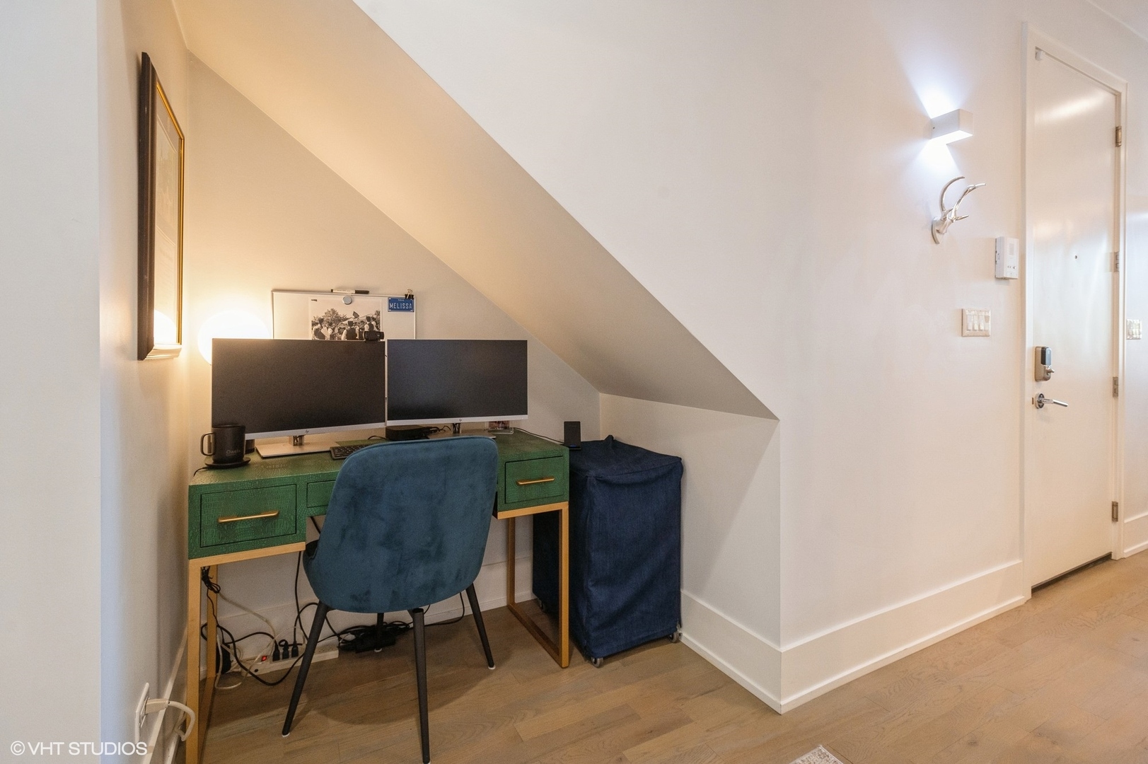 1543 West Augusta Boulevard, Unit 2 Chicago, IL 60642 - Photo 12 of 21 a workspace with furniture and window