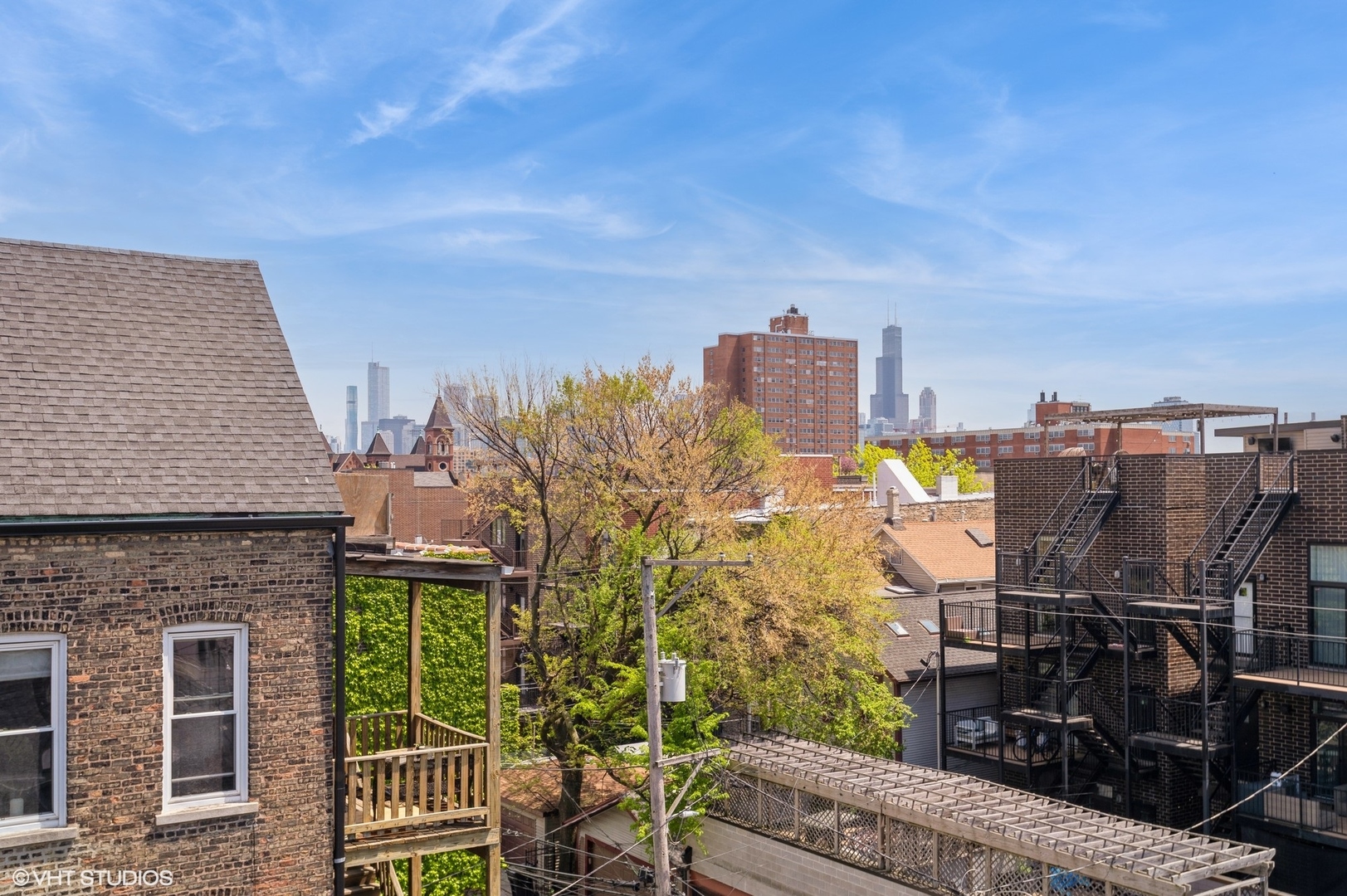 1543 West Augusta Boulevard, Unit 2 Chicago, IL 60642 - Photo 17 of 21 a view of a terrace