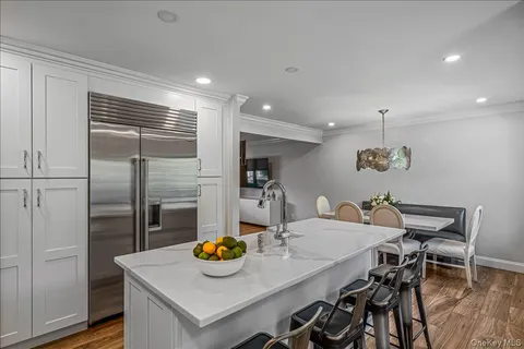 $1,348,000 | 19 Evon Drive, Syosset, NY 11791