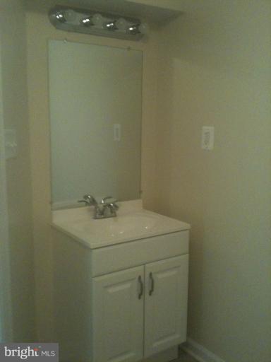 12151 Lester Road Manassas, VA 20112 - Photo 6 of 7 Bath