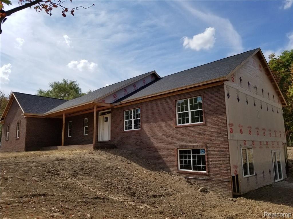 9155 Denton Hill Road Fenton, MI 48430 - Photo 4 of 31