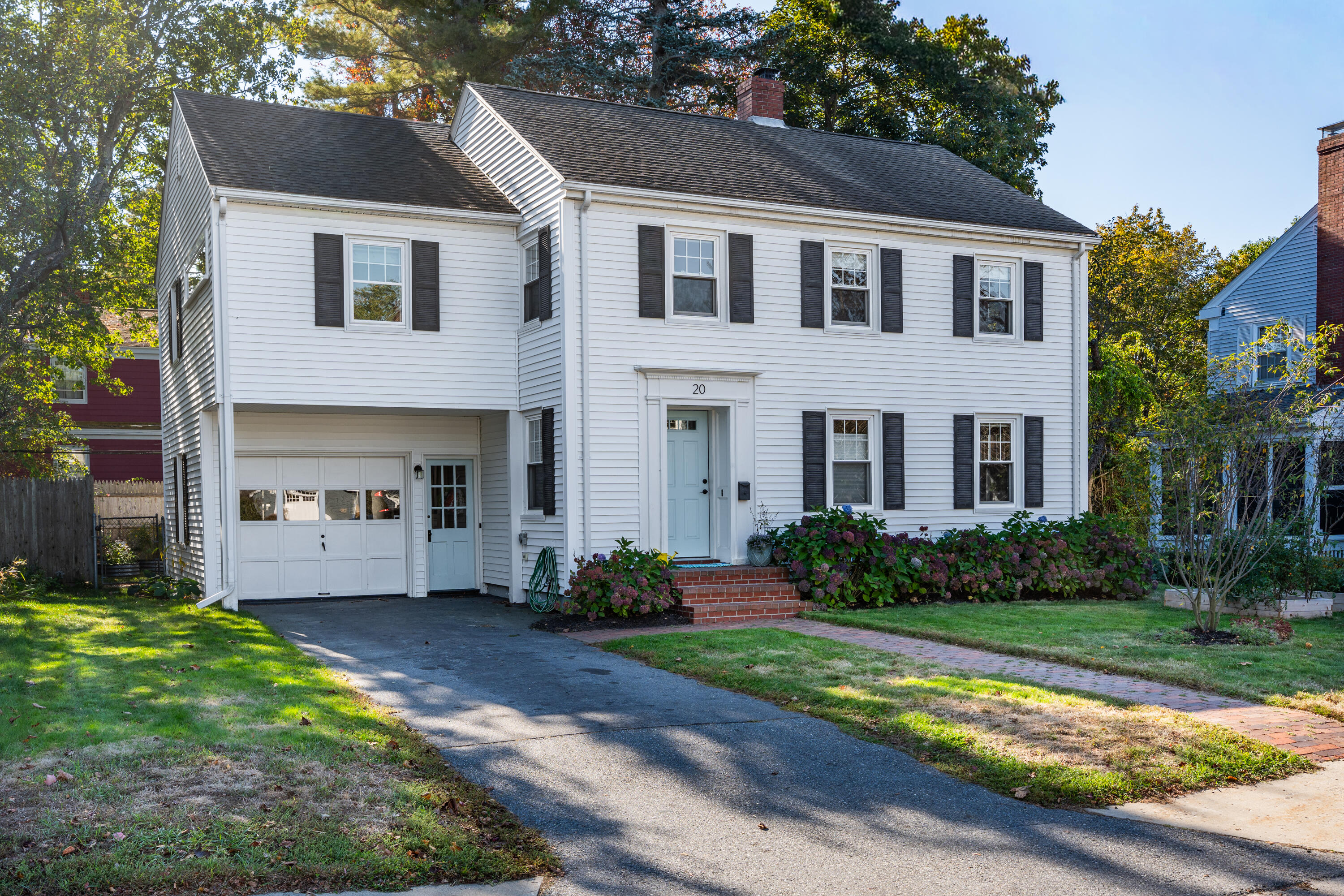 20 Cottage Farms Road Cape Elizabeth, ME 04107 - Photo 2 of 13 2_20 Cottage Farms Rd_Morneau_Studios_Pr