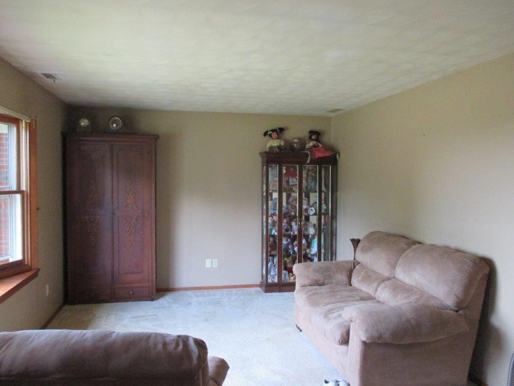 414 East Perry Road Ligonier, IN 46767 - Photo 8 of 17