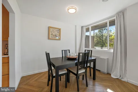 $229,500 | 4343 Cherry Hill Road, Unit 306, Arlington, VA 22207