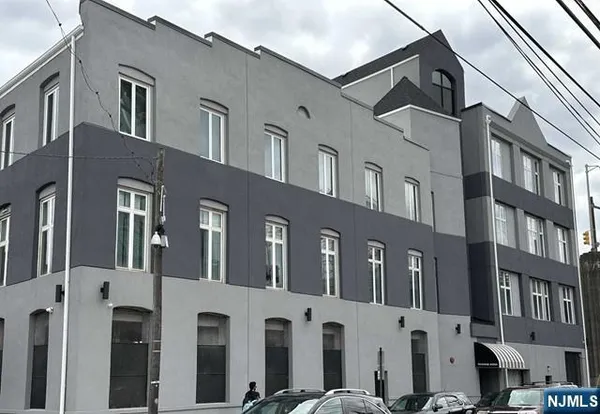 a large building with a lot of windows