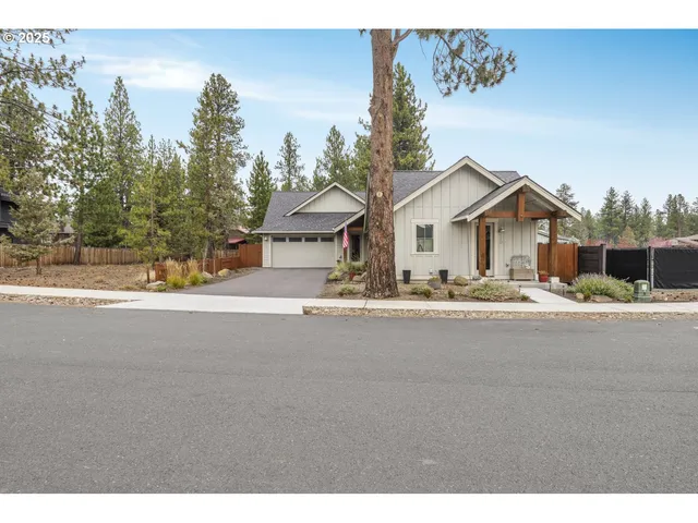 a house view with a outdoor space