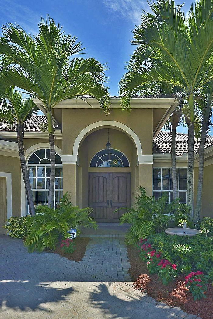 21302 Falls Ridge Way Boca Raton, FL 33428 - Photo 2 of 23 frontexterior_700