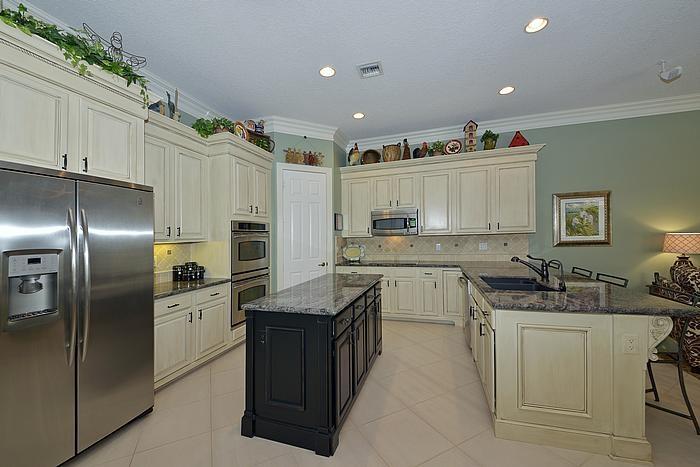 21302 Falls Ridge Way Boca Raton, FL 33428 - Photo 6 of 23 kitchen2_700