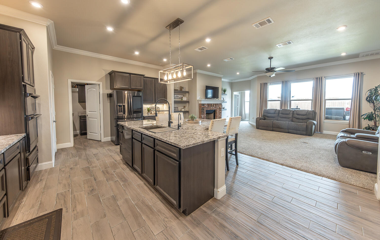 7331 99th Street Lubbock, TX 79424 - Photo 7 of 28 2L9A0237-2