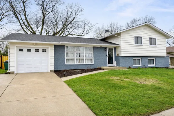 $524,900 | 6418 Bradley Drive, Woodridge, IL 60517