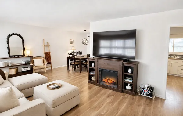 $524,900 | 6418 Bradley Drive, Woodridge, IL 60517