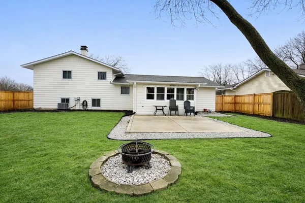$524,900 | 6418 Bradley Drive, Woodridge, IL 60517