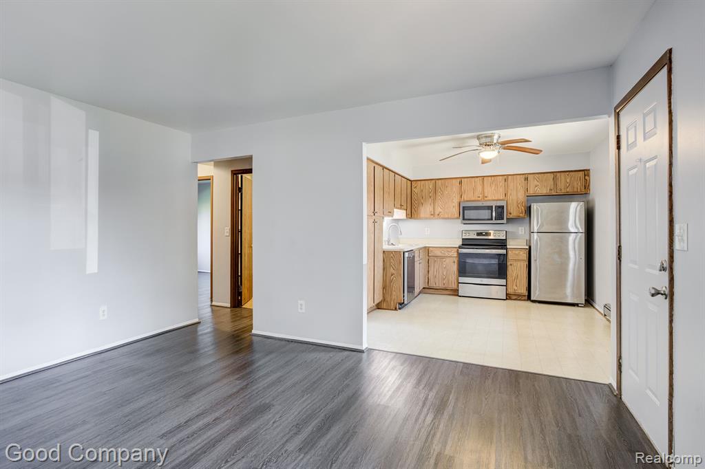 30464 Utica Road Roseville, MI 48066 - Photo 5 of 21