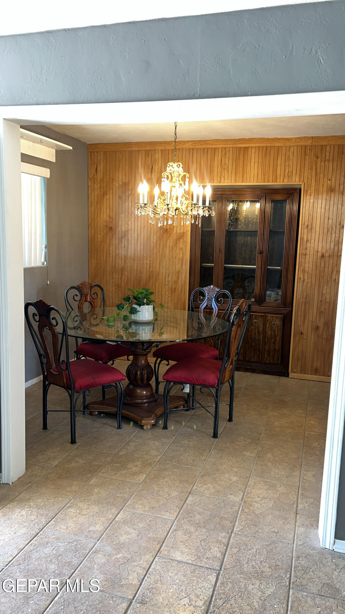 2636 Prestwick Road El Paso, TX 79925 - Photo 5 of 20 A55452CF-AE1A-470F-B9B8-6B462F1C1FEC