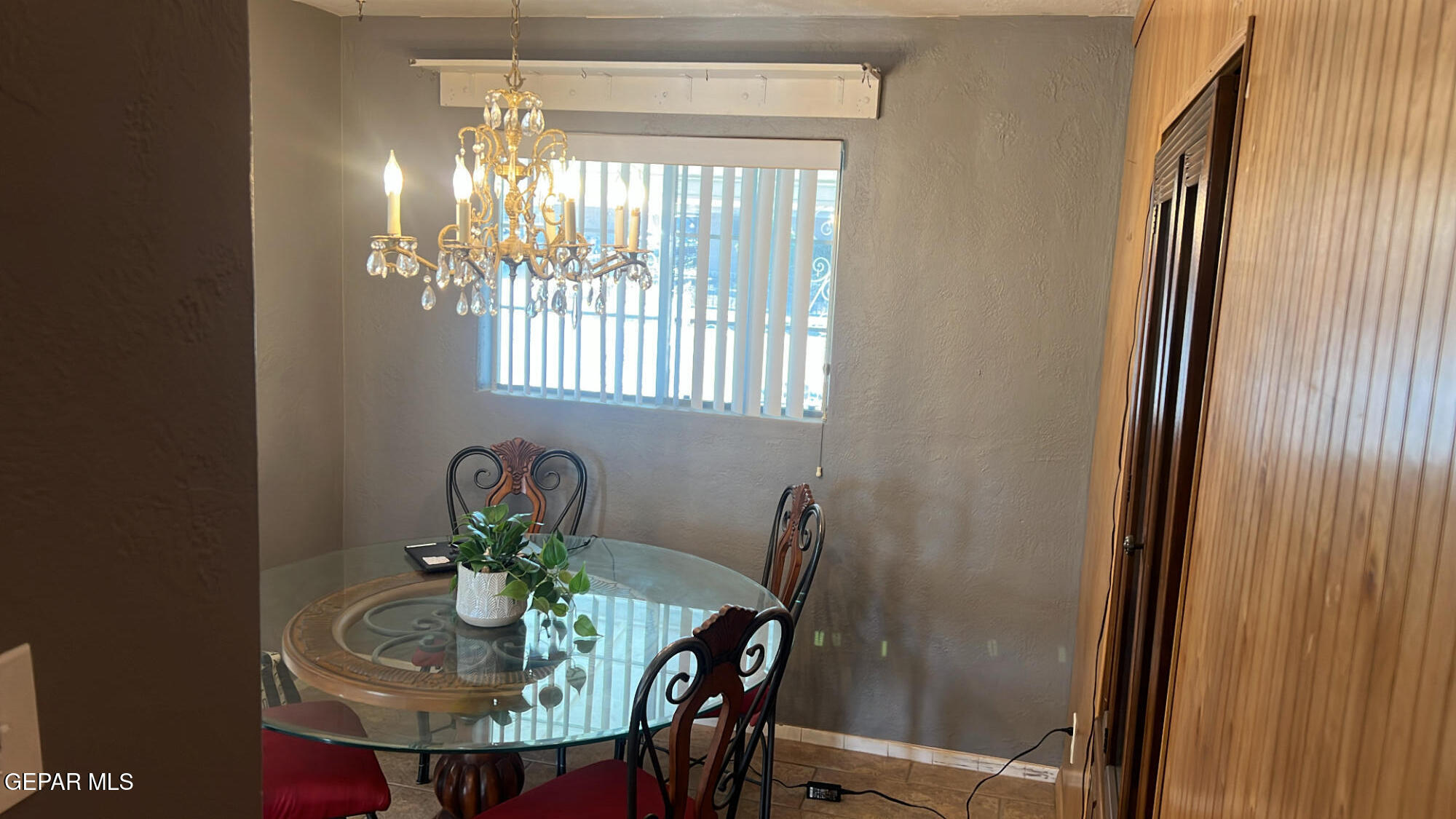 2636 Prestwick Road El Paso, TX 79925 - Photo 6 of 20 671BC235-9267-4729-A9D4-A5EF92D8D306