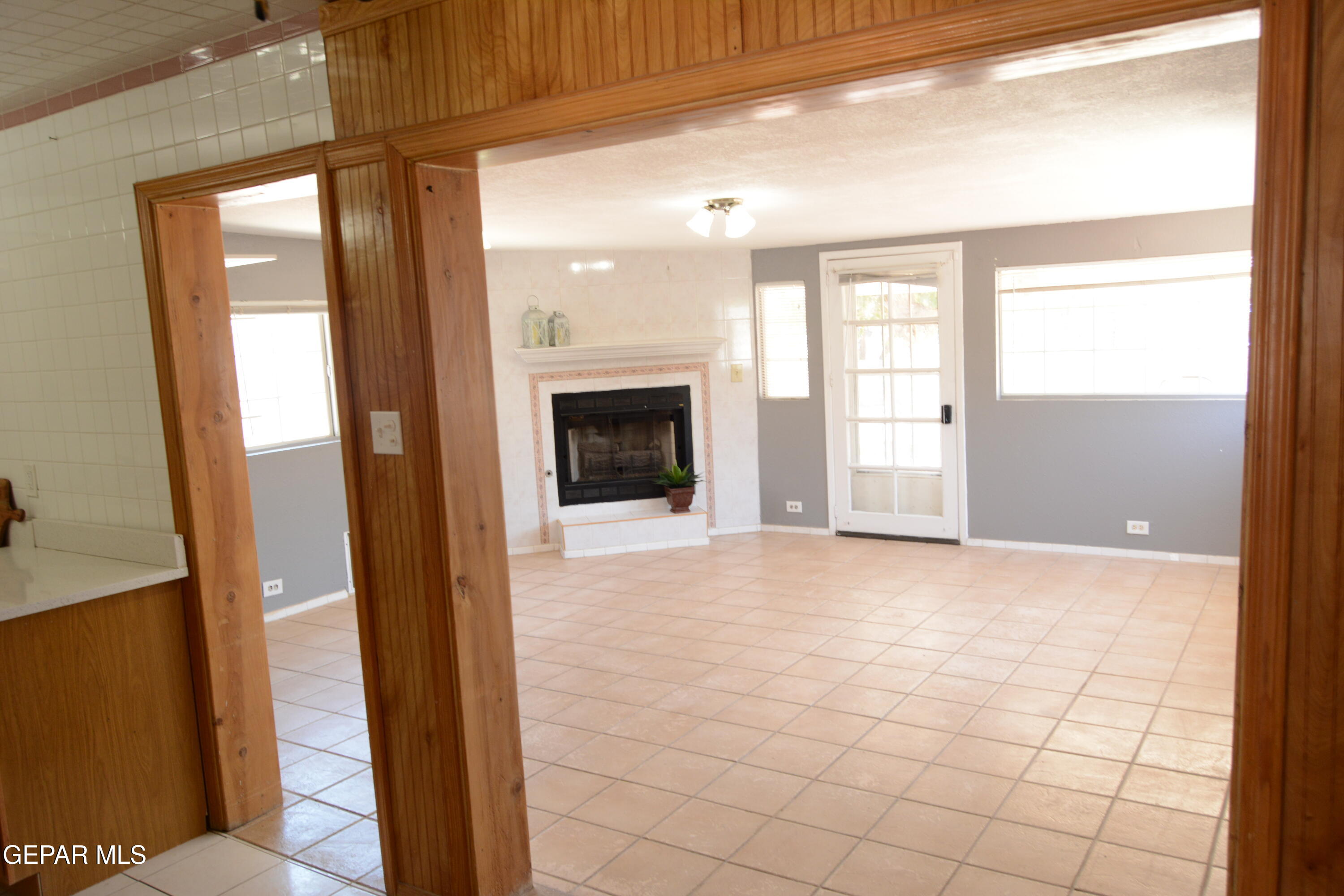 2636 Prestwick Road El Paso, TX 79925 - Photo 7 of 18 DSC_0043