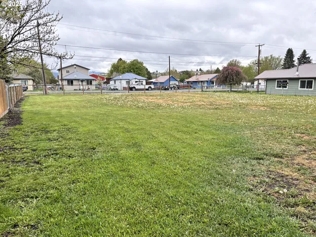 a view of a building with garden